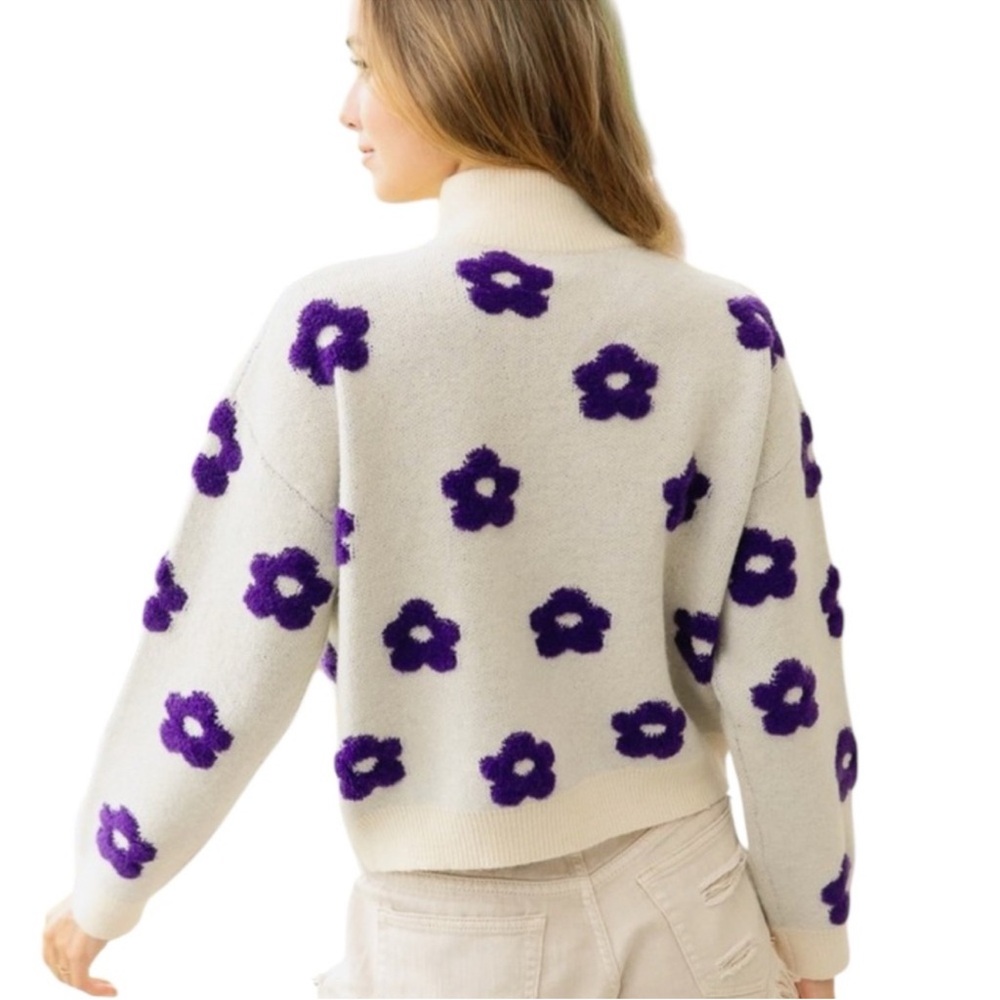 BiBi Women's Flower Mock Neck Zip Sweater - Picture 3 of 7